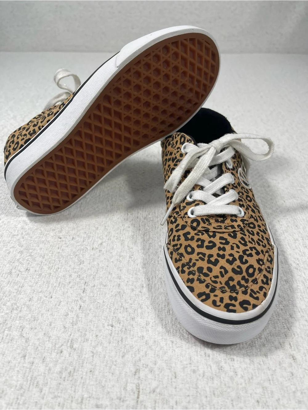 Vans Women's Leopard Print Lace Up Casual Sneakers Size 6, Black /Tan. SKU#0403